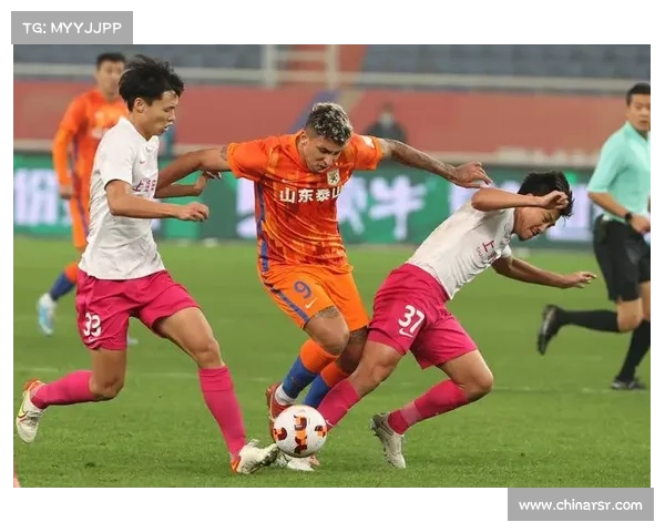 金泉尚武进球通过VAR确认有效 主裁观看回放后判定无越位