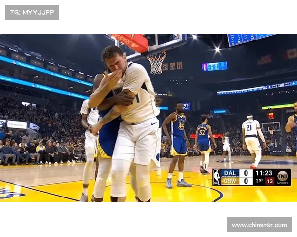 追梦格林高中毕业册留言引发争议 网友质疑为好玩扇你巴掌是否不当